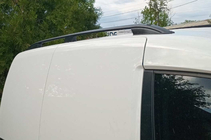 Volkswagen Caddy 2010–2015 Strešni relingi Skyport BLACK Standardna baza fotografija 7
