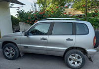 Chevrolet Niva 1998–2020 Kromirane strešne sani fotografija 2