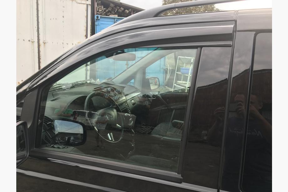 Mercedes Vito W639 2004–2014 Vetrni deflektorji oken (2 kos, Sunplex Sport) Fotografija 7