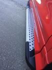 Ford Kuga/Escape 2013–2019 Bočne stopnice King (2 kos, aluminij) S črnimi letvami na vratih fotografija 5