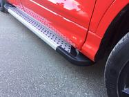 Ford Kuga/Escape 2013–2019 Bočne stopnice King (2 kos, aluminij) S črnimi letvami na vratih fotografija 7