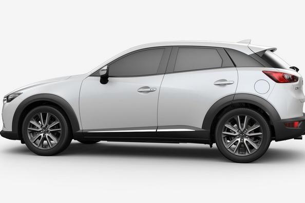 Pregled križanca Mazda CX-3 Fotografija 5