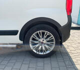 Fiat Fiorino/Qubo 2008–2024 Obrobe kolotekov (4 kosi, črne) fotografija 2