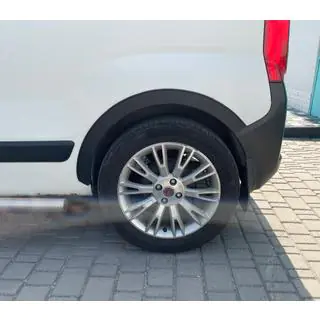 Obrobe kolotekov (4 kosi, črne) Fiat Fiorino/Qubo 2008–2024 fotografija 2