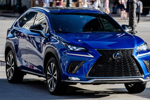 Pregled premium crossoverja Lexus NX 200