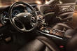 Poslovni sedan Infiniti Q70 fotografija 6