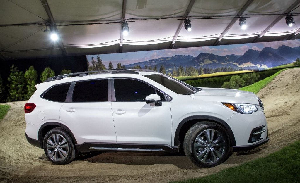 Pregled paradnega SUV-ja Subaru Ascent