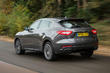 Pregled premijskega križanca Maserati Levante fotografija 3