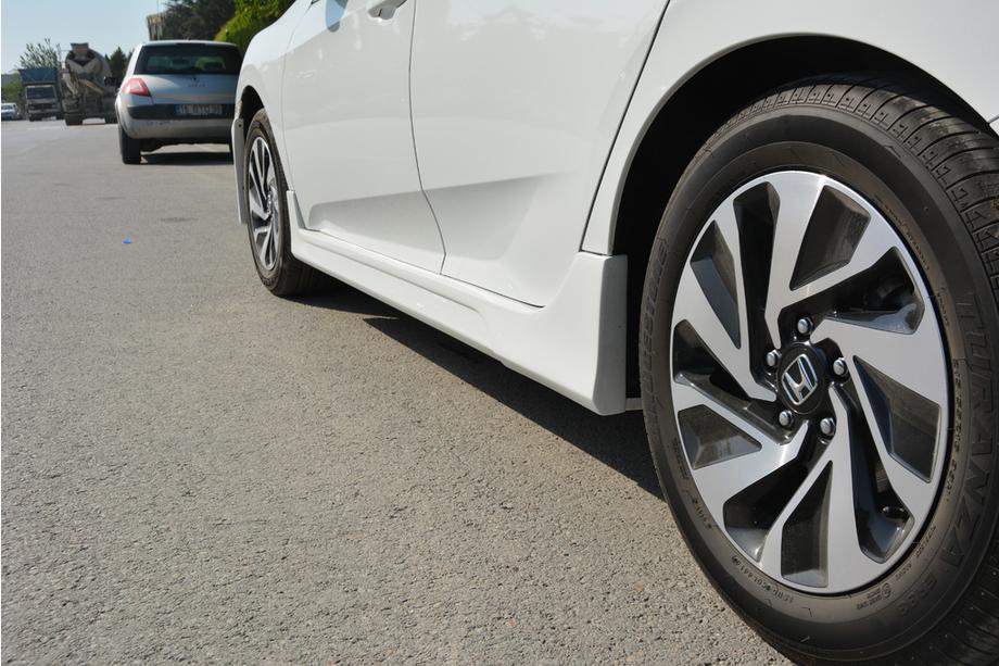 Honda Civic Limuzina X 2016–2021 Stranski pragovi (za lakiranje) Fotografija 2