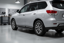 Nissan Pathfinder R52 2012–2021 Stranske stopnice Allmond Black (2 kos, aluminij) fotografija 1