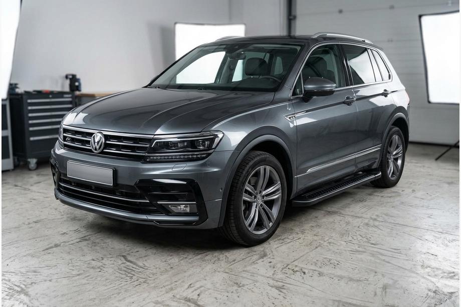 Volkswagen Tiguan 2016–2023 Bočne stopnice Allmond Black (2 kos, aluminij) Image