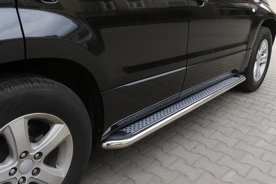 Suzuki Grand Vitara 2005–2017 Stranske stopnice Maydos V2 (2 kosa, aluminij/nerjavno jeklo) Image