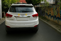 Hyundai IX-35 2010–2015 Kromirana letev nad registrsko tablico (široka) fotografija 4