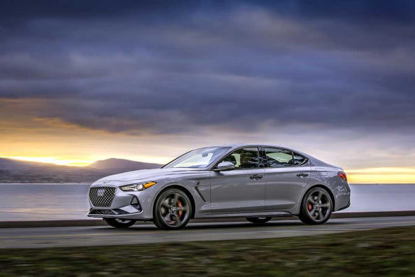 Pregled luksuzne limuzine Genesis G70 Fotografija 7