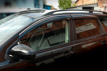 Nissan Qashqai 2007–2010 Vetrni deflektorji oken s kromirano letvico (4 kos, Niken) fotografija 1