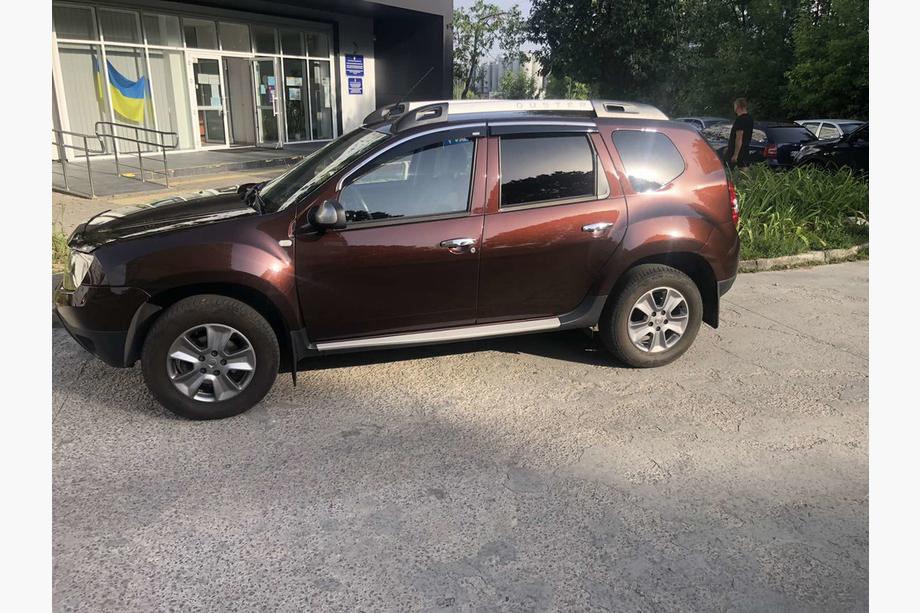 Dacia Duster 2008–2018 Vetrni deflektorji oken s kromirano letvico (4 kos, Niken) Image