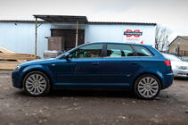 Audi A3 2003–2012 Spodnje okenske letvice (nerjavno jeklo) fotografija 2