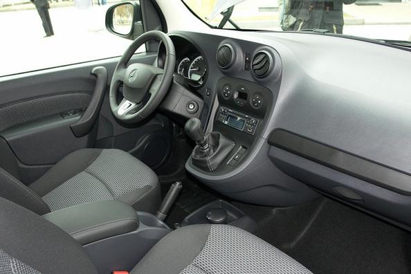 Pregled kompaktnega enoprostorca Mercedes-Benz Citan Fotografija 5