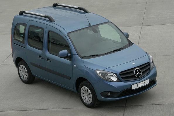 Pregled kompaktnega enoprostorca Mercedes-Benz Citan Fotografija 1