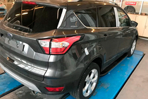 Ford Kuga/Escape 2013–2019 Bočne stopnice Bosphorus Grey (2 kos, aluminij) S črnimi letvami na vratih fotografija 6