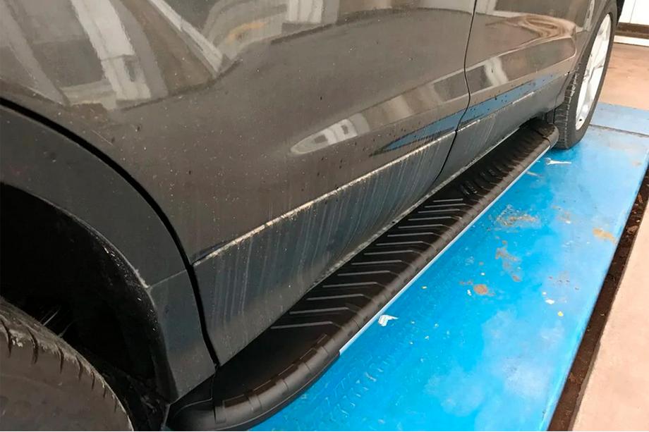 Ford Kuga/Escape 2013–2019 Bočne stopnice Bosphorus Grey (2 kos, aluminij) Z lakiranimi vratnimi ploščami Fotografija 8