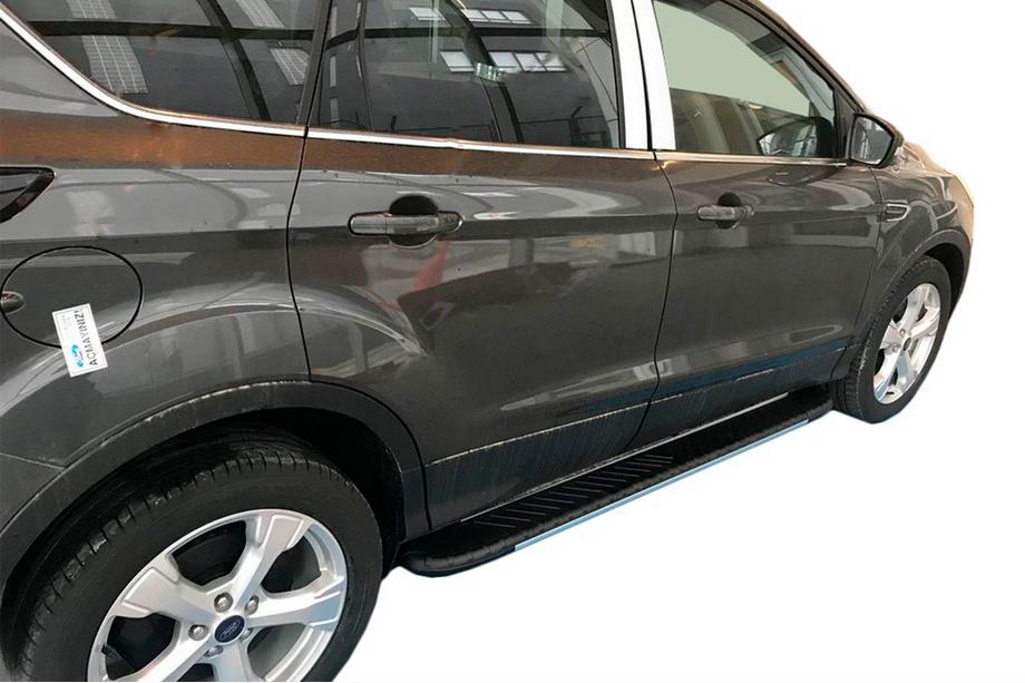 Ford Kuga/Escape 2013–2019 Bočne stopnice Bosphorus Grey (2 kos, aluminij) S črnimi letvami na vratih Image