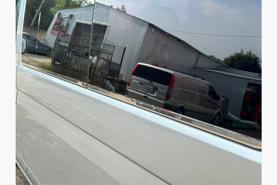 Volkswagen T5 2010–2015 Spodnja obroba oken (6-delni komplet, nerjaveče jeklo) Kratka medosna razdalja Fotografija 6