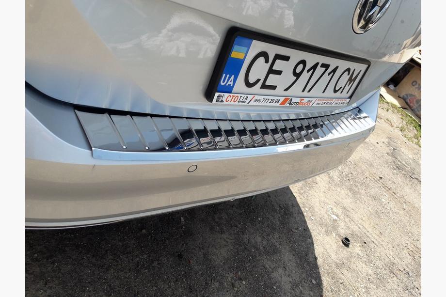 Volkswagen Passat B8 2015–2023 Kromirana letvica zadnjega odbijača Carmos V1 (SW) Fotografija 7