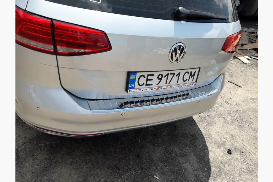 Volkswagen Passat B8 2015–2023 Kromirana letvica zadnjega odbijača Carmos V1 (SW) Fotografija 9