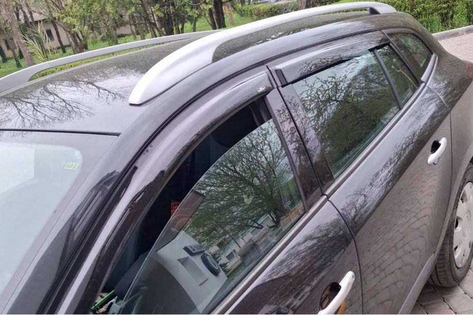 Renault Megane III 2009–2016 Okenski deflektorji SW (4 kosi, HIC) Image
