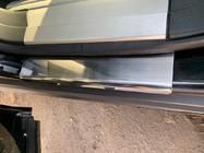 Range Rover III L322 2002–2012 Obloge pragov Carmos (4-delni komplet, inox) fotografija 6