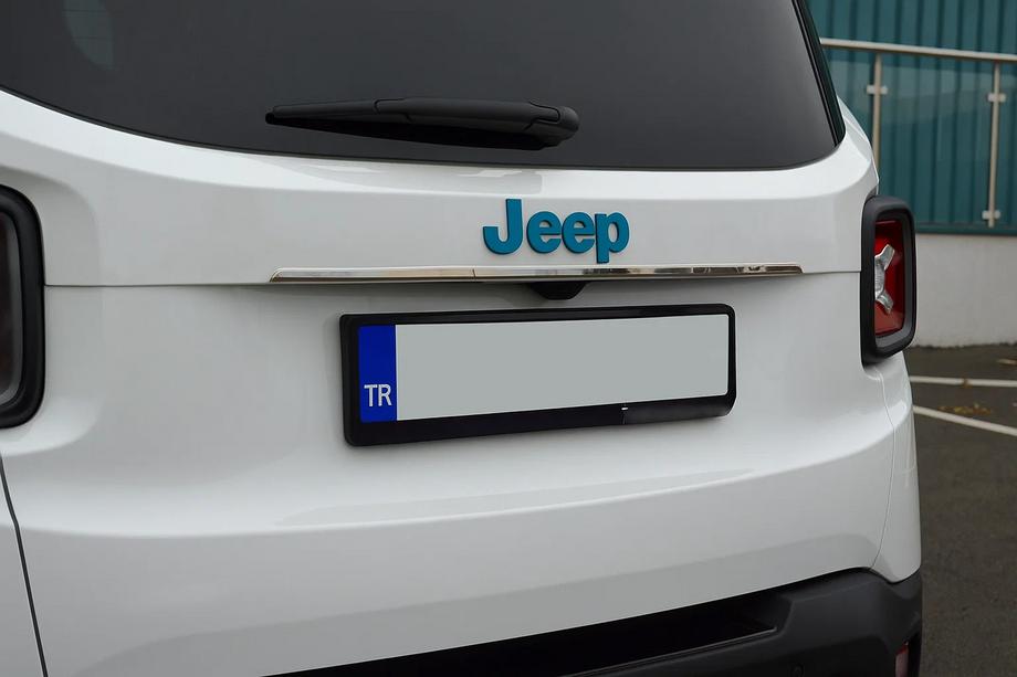 Jeep Renegade 2014– Kromirana letvica nad registrsko tablico (nerjaveče jeklo) Image