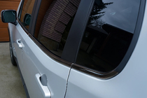 Jeep Renegade 2014– Okenske obrobe črni krom (6 kos, nerjaveče jeklo) fotografija 2