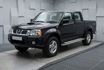 Nissan NP300 1999–2015 Stranske stopnice Maydos V2 (2 kosa, aluminij/nerjavno jeklo) fotografija 1