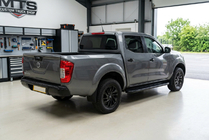Nissan Navara/NP300 2016– Bočne stopnice Bosphore Black (2 kos, aluminij) fotografija 1