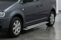 Volkswagen Caddy 2010–2015 Stranske stopnice Maydos V2 (2 kosa, aluminij/nerjavno jeklo) Maxi medosna razdalja fotografija 1