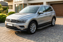 Volkswagen Tiguan 2016–2023 Bočne stopnice Bosphore Black (2 kos, aluminij) fotografija 1