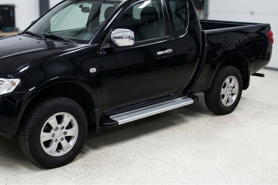 Mitsubishi L200 2015–2024 Bočne stopnice Maya V2 (2 kosa, aluminij) Image