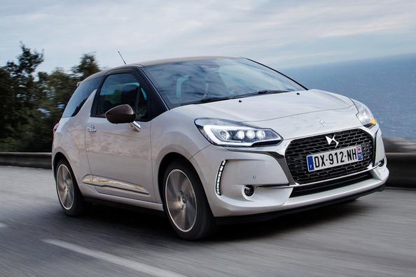 Pregled trivratnega kombilimuzinskega modela Citroen DS 3