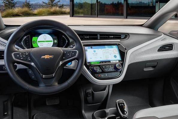 Pregled električnega kombilimuzinskega Chevrolet Bolt EV Fotografija 3