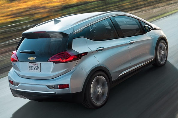 Pregled električnega kombilimuzinskega Chevrolet Bolt EV Fotografija 2