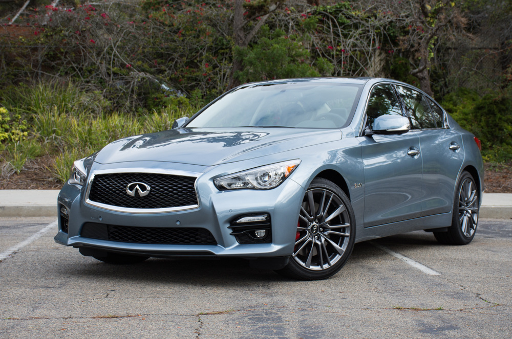 Premijska limuzina Infiniti Q50