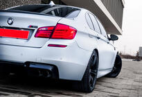 BMW serija 5 F10/F11 2010–2016 Karoserijski body kit z blatniki V1 (M5 Power) fotografija 8