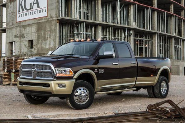 Pregled paradnega pickupa RAM 3500