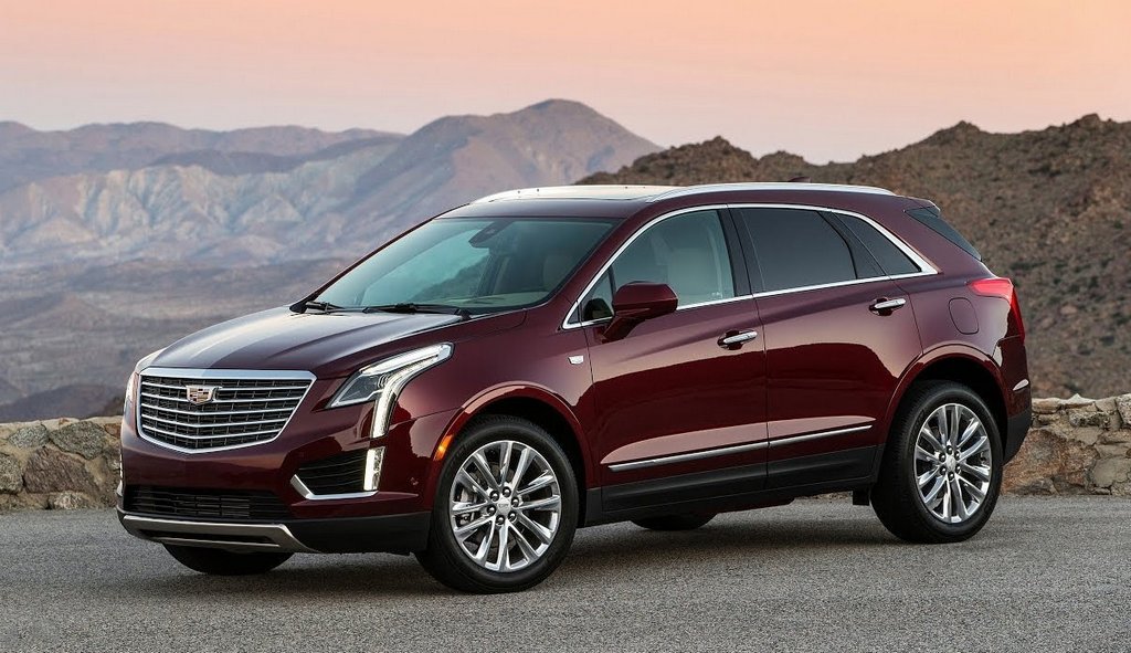 Test srednje velikega premijskega križanca Cadillac XT5