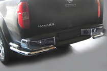 Nissan Navara 2006–2015 Zadnja zaščitna cev AK003 – dvojna (nerjaveče jeklo) fotografija 1