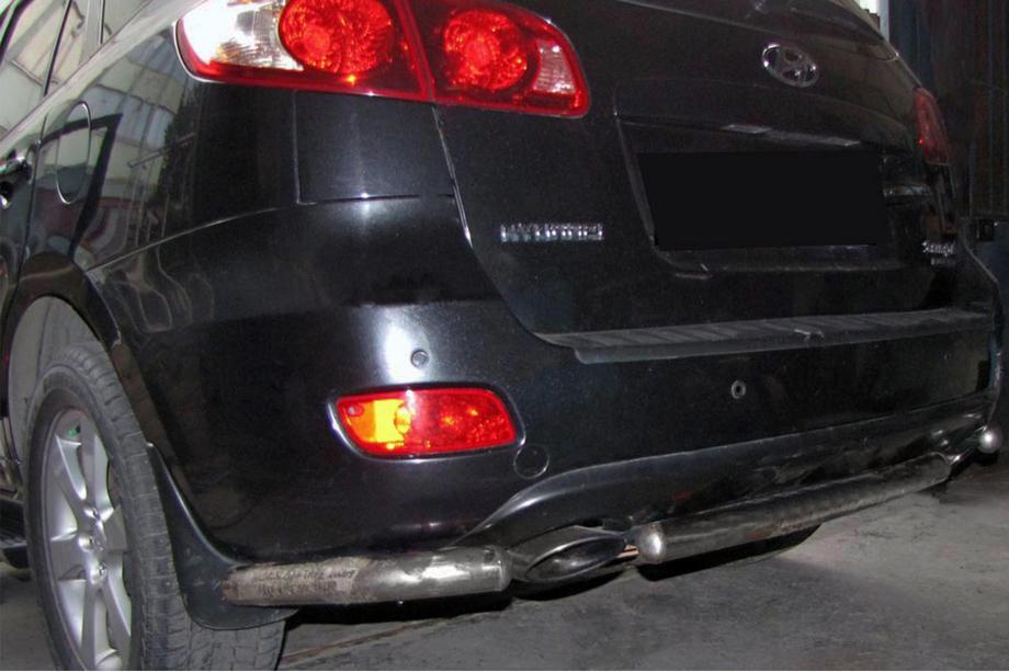 Hyundai Santa Fe 2 2006–2012 Zadnji vogalni deli za sredinsko cev AK0073 (2 kosa, nerjavno jeklo) Image