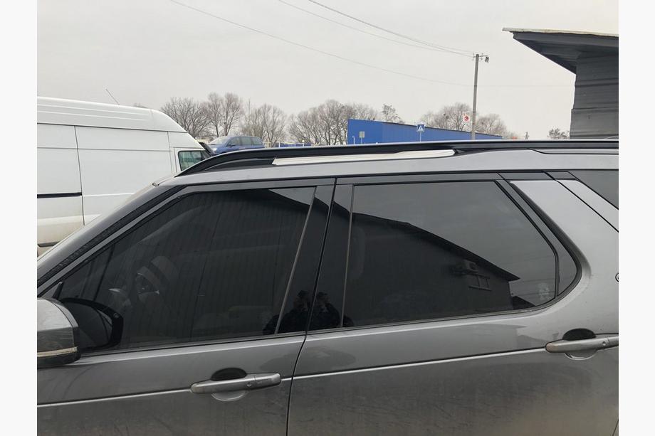 Land Rover Discovery V 2017– OEM strešne sani (2 kosa) Črne Image