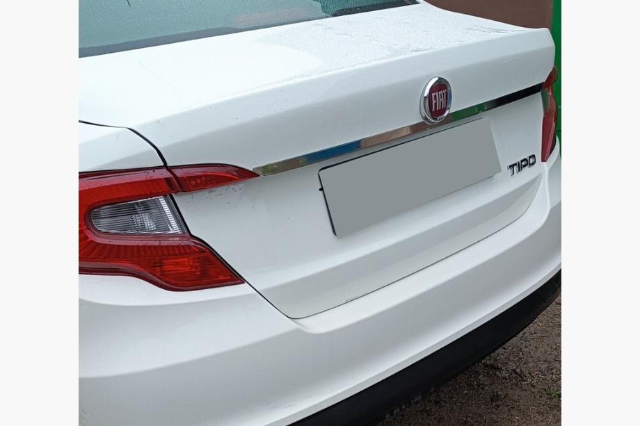 Fiat Tipo 2016– Kromirana letvica nad registrsko tablico (nerjaveče jeklo) HB (krom) Image