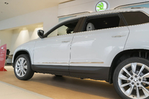 Skoda Karoq 2018– Letvica vrat (nerjavno jeklo) fotografija 1